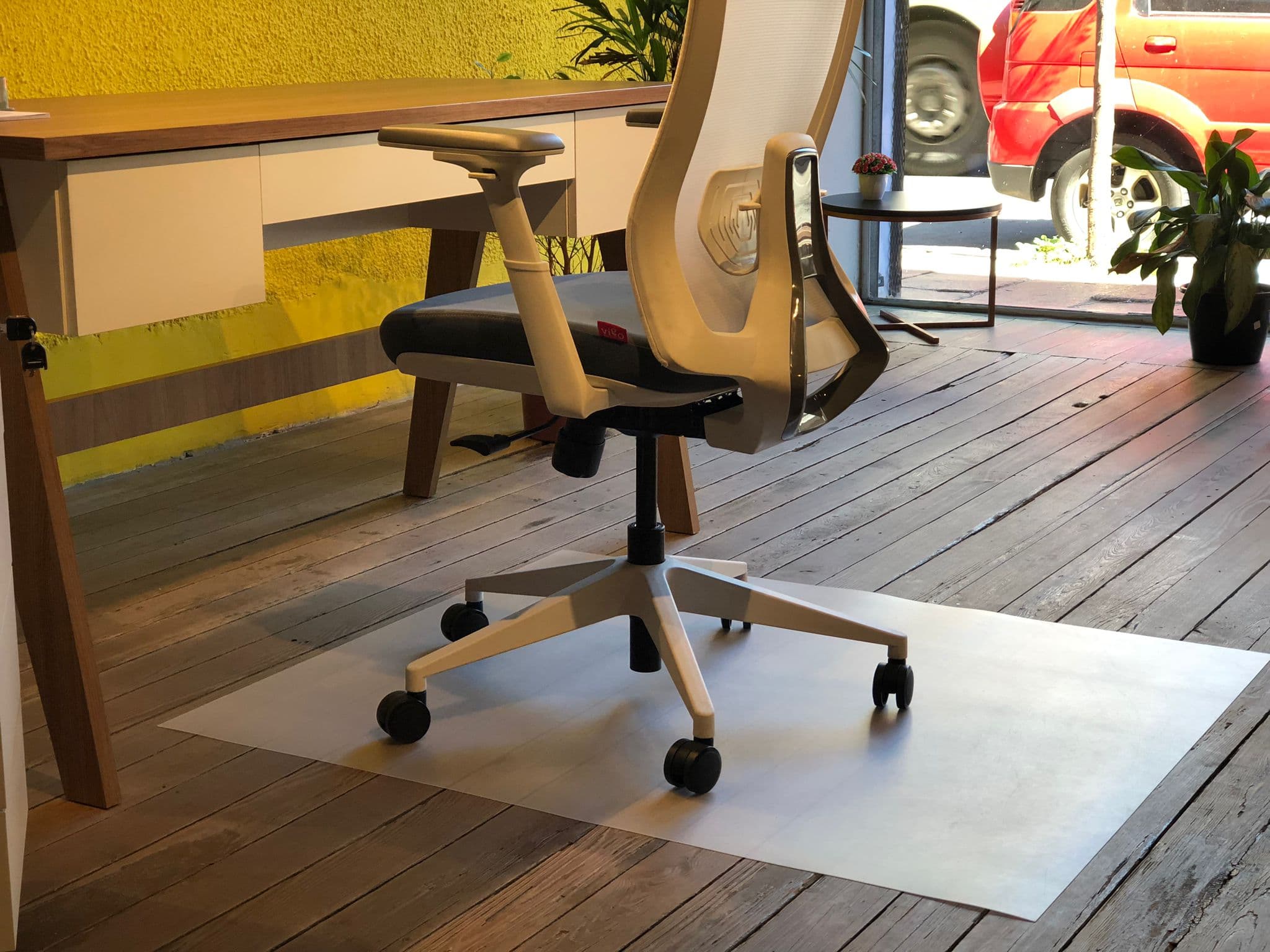 ALFOMBRA TRANSLUCIDA PARA PROTEGER EL PISO DE LAS RUEDAS